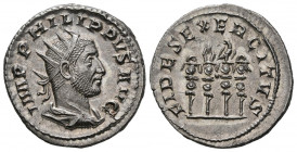 FILIPO I. Antoniniano. (Ar. 3,98g/22mm). 248-249 d.C. Roma. (RIC 62). Anv: Busto radiado, drapeado y con coraza de Filipo I a derecha, alrededor leyen...