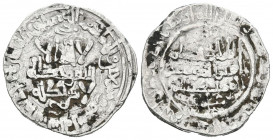 CALIFATO DE CORDOBA, Hisham II. Dirham (Ar. 3,10g/22mm). 379H. Andalus. Aunque el nombre de ceca sea al-Andalus el arte y el tipo se refieren a acuñac...