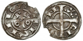 ALFONSO I (1162-1196). Dinero. (Ve. 0,77g/19mm). Cataluña. (Cru.V.S. 296). Anv: Cruz sobre palo entre añillos dentro de gráfila, alrededor leyenda: BA...