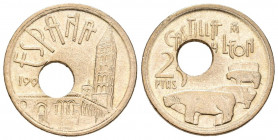 JUAN CARLOS I (1975-2014). 25 Pesetas. (CuNi. 4,20g/19mm). 1995. Castilla y León. (Cal-2019-92). Agujero desplazado. MBC+.