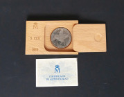 JUAN CARLOS I (1975-2014). 5 Ecu. (Ar. 33,62g /42mm). 1989. Carlos V. FNMT. FDC. Incluye estuche oficial y certificado de autenticidad. 250 mil unidad...