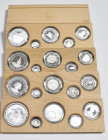 JUAN CARLOS I (1975-2014). Colección completa formada por 4 estuches de la Serie del V Centenario del Descubrimiento de América (1492-1992). 5 valores...