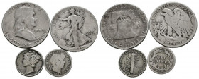 ESTADOS UNIDOS. Conjunto de 4 monedas de plata norteamericanas de diferentes modulos y fechas. Diferentes estados de conservación. A EXAMINAR.
