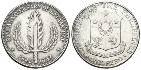 FILIPINAS. 1 Peso (Ar. 26,71g/38mm). 1967. 25º Aniversario Día de Bataan. (Km#195). MBC+