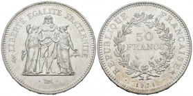 FRANCIA. 50 Francs. (Ar. 29,99g/41mm). 1974. Hércules. (Km#941). EBC. Ligeras marquitas.