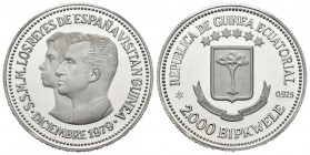 GUINEA ECUATORIAL. 2000 Bipkwele (Ar. 25,22g/40mm). 1980. Visita de los Reyes de España en diciembre de 1979. (Km#44). PROOF. Incluye estuche oficial ...