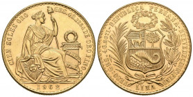 PERU. 100 Soles. (Au. 46,74g/37mm). 1962. Lima. (Km#231). EBC+. Insignificantes rayitas. Restos de brillo original.