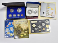 MONEDAS EXTRANJERAS. Bonito conjunto formado por 8 set originales de diferentes países como Rusia, Islas Vírgenes, Reino Unido, Bélgica… Diferentes mó...