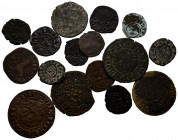 MONEDAS EXTRANJERAS. Lote compuesto por 16 monedas medievales, destacan algunos jetones franceses. A EXAMINAR.