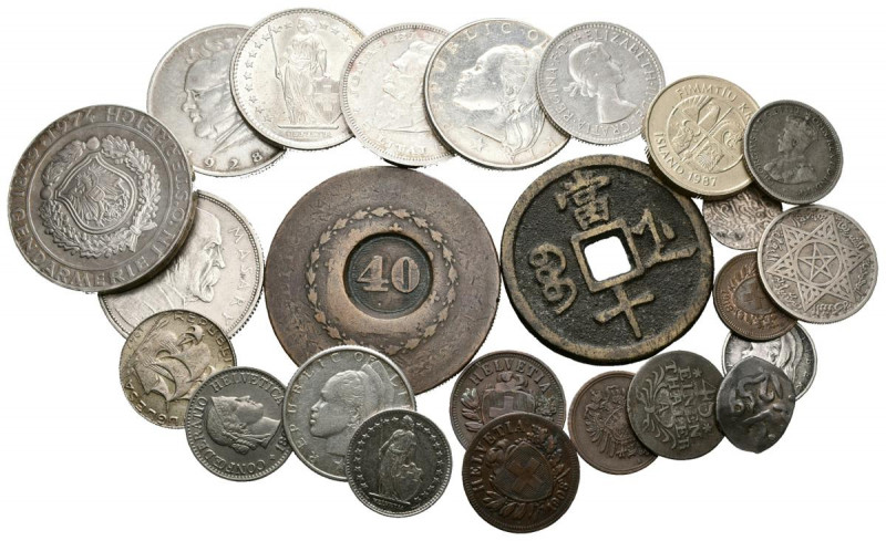 MONEDAS EXTRANJERAS. Conjunto de 24 monedas de diferentes países incluyendo piez...