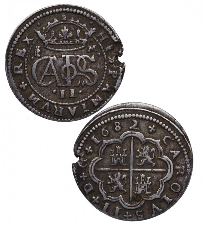 1682. Carlos II (1665-1700). Segovia. 2 reales. M. A&C 442. Ag. 6,18 g. ESCASA. ...