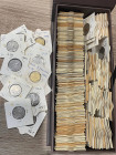 REPUBBLICA ITALIANA. Lotto di monete con oblò in cartoncino, conservazioni varie da BB a FDC.