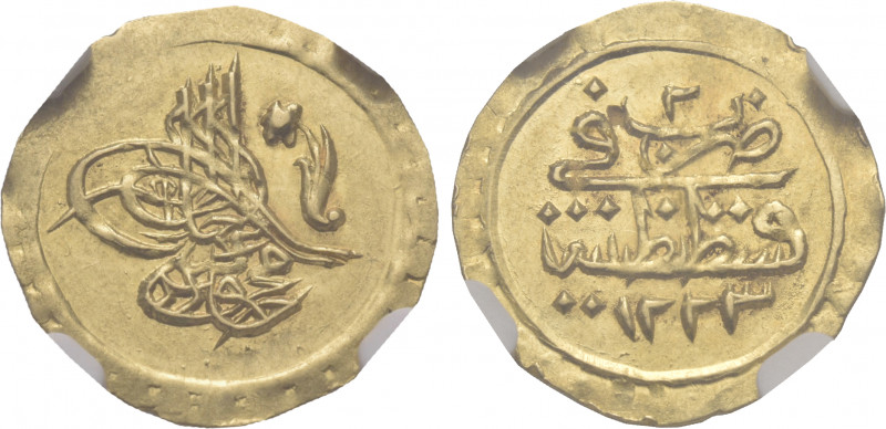 ISLAMIC, Ottoman Empire. Mahmud II, AH 1223-1255 / AD 1808-1839. 1/4 Altın (Gold...