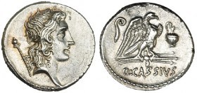 CASSIA. Denario. Roma (55 a.C.). R/ Águila a der. sobre rayos, a izq. lituo y a der. preferículo; Q. CASSIVS. FFC-557. SB-7. EBC-.
