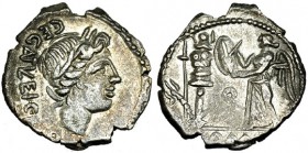 EGNATULEIA. Quinario. Roma (97 a.C.). A/ Cabeza de Apolo a der. R/ Q entre trofeo y la Victoria. SB-1. CRAW-333/1. Acuñación floja. EBC-.
