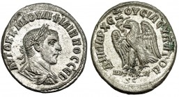 FILIPO I. Tetradracma. Antioquía (249). A/ Busto drapeado y con coraza a der. R/ Águila con la cabeza a izq. PR-444. SC.