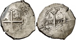 1693. Carlos II. Lima. V. 8 reales. (Cal. 236). 27,37 g. Nombre del rey parcialmente visible. MBC.