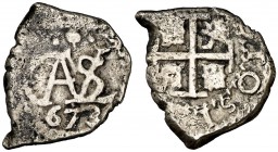 1673. Carlos II. Potosí. 1/2 real. (Cal. tipo 152, falta fecha) (Paoletti pág. 91). 1,71 g. Fecha de tres dígitos en anverso. (...)OTOSI visible. Ex C...