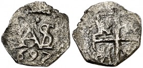1697. Carlos II. Potosí. 1/2 real. (Cal. 848) (Paoletti pág. 95). 0,88 g. Fecha de tres dígitos en anverso. Escasa. BC+.