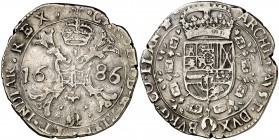 1686. Carlos II. Brujas. 1/2 patagón. (Vti. 351) (Vanhoudt 699.BG) (Van Gelder & Hoc 351-4a). 13,96 g. Rara. MBC.