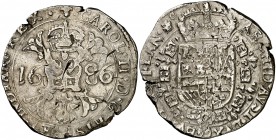 1686. Carlos II. Brujas. 1 patagón. (Vti. 446) (Vabhoudt 698.BG) (Van Gelder & Hoc 350-4a). 27,88 g. MBC-.