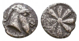 Greek Obol, Ca. 350-300 BC. AR.

Condition: Very Fine

Weight: 0,6 gr
Diameter: 8,8 mm
