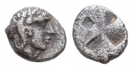 Greek Obol, Ca. 350-300 BC. AR.

Condition: Very Fine

Weight: 0,3 gr
Diameter: 7 mm