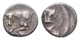 Greek Obol, Ca. 350-300 BC. AR.

Condition: Very Fine

Weight: 0,4 gr
Diameter: 7,5 mm