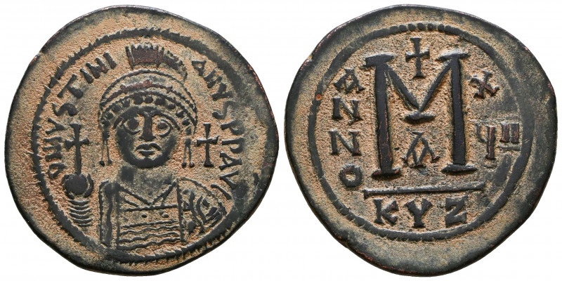 Justinian I, AE Follis. Kyzkos. 527-565 AD. DN IVSTINIANVS PP AVG, helmeted, cui...