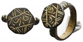 Byzantine / Crusaders Ring, 7th - 13th century AD.

Condition: Very Fine

Weight: 9,5 gr
Diameter: 26,6 mm