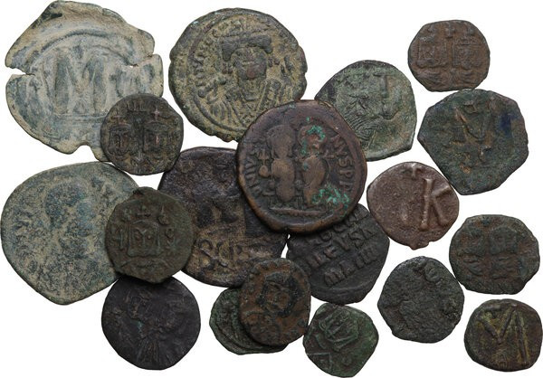 The Byzantine Empire. Multiple lot of nineteen (19) unclassified AE coins. AE.