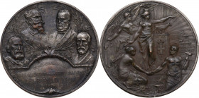 Vittorio Emanuele III (1900-1943). Medaglia 1911, emessa a Buenos Aires per il 50° anno dalla Proclamazione del Regno d'Italia. AE argentato. 64.00 mm...