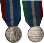 Vittorio Emanuele III (1900-1943). Medaglia (1920) ai guardiani delle tombe dei Re al Pantheon. Brambilla 543; Bini p. 111; Barac 342. AG. 32.00 mm. N...