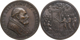 Gregorio XIII (1572-1585), Ugo Boncompagni. Medaglia 1575 per l'apertura della Porta Santa. Mod. CNORP 712; Patr. pag. 56. AE. 39.00 mm. Opus: L. Frag...