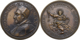 Innocenzo X (1644-1655) Giovanni Battista Pamphilj. Medaglia A. X. Bart. E. p. 50; Mis. 493; Patr. X / 7. AE. 38.50 mm. Opus: G. Morone. Riconio anacr...