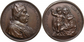 Clemente XI (1700-1721), Giovanni Francesco Albani. Medaglia A. XVII. Bart. E. 717; Mis. 108; Patr. XVII / 1. AE. 38.50 mm. Opus: E. Hamerani. Riconio...