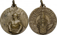 Era Fascista. . Medaglia A. XVI, 1938 per il VII Congresso dell'Istituto Nastro Azzurro. Casolari XVI-52. AE. 32.00 mm. Opus: Senesi. Appiccagnolo. SP...