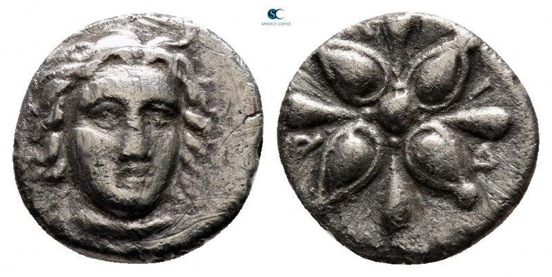 Satraps of Caria. Halikarnassos. Hidrieus 351-344 BC. 
Obol AR

10 mm, 0,72 g...