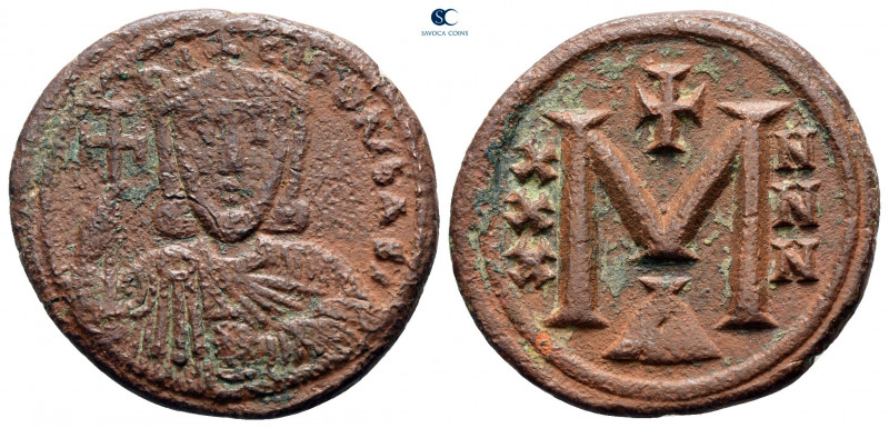 Nicephorus I AD 802-811. Constantinople
Follis or 40 Nummi Æ

23 mm, 5,17 g
...