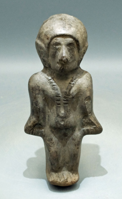 A lovely Manteno figure from Ecuador, ca. 1000 - 1500 A.D. This mold-made female...