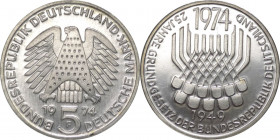 Germania - Repubblica Federale Tedesca (dal 1949) - 5 marchi 1974 "25 anni dalla Legge Costituzionale Federale" - KM# 138 - Ag- in blister originale
...