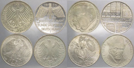 Germania - Repubblica Federale Tedesca (dal 1949) - lotto di 4 monete da 5 marchi commemorativi (Ebert, Musei, Von Grimmelshausen, Gauss) - Ag
FDC
...