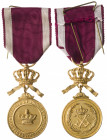 Bélgica. s/d. Leopoldo II. Medalla al trabajo-progreso. Con anilla, corona y cinta. En estuche original. Metal dorado. 17,90 g. Ø31 mm. EBC+.