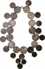 Collar elaborado con 33 monedas de cobre de varios países, casi todas del s. XIX y en conservaciones MBC o superiores, salvo por los pequeños agujerit...