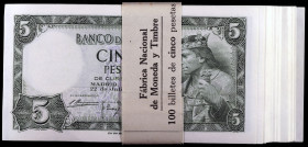 1954. 5 pesetas. (Ed. D67a) (Ed. 466a). 22 de julio, Alfonso X. Lote de 78 billetes correlativos serie V, con faja de la FNMT. EBC+/S/C-.