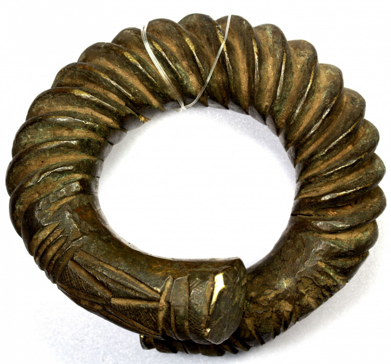 BENIN: brass ring money (1528g), Opitz p.276 (plate example), ca. 12.5 x 11cm, m...