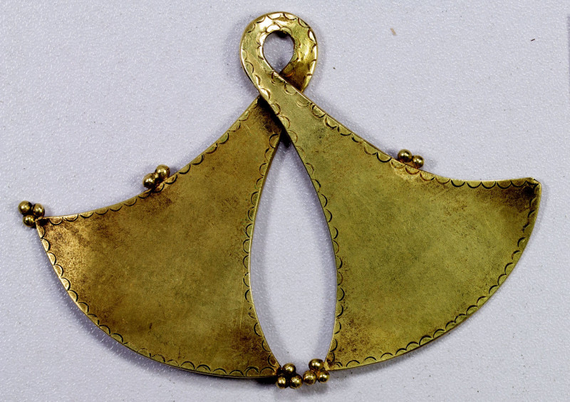 INDONESIA: Flores, gold taka pendant (30.01g), Rodgers-105, 84 x 60mm, made from...