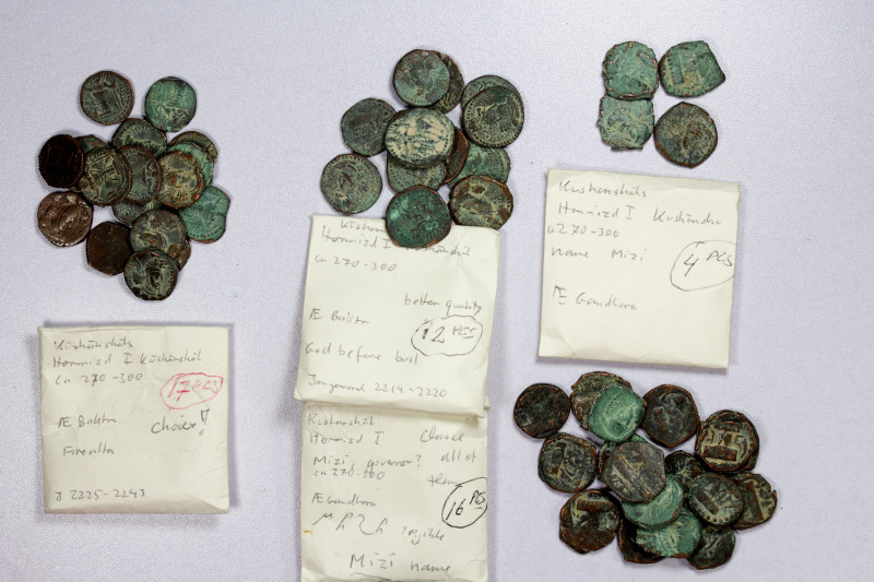 KUSHANO-SASANIAN: Hormizd I, ca. 270-300, LOT of 49 coppers, including 20 Gandha...