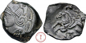Véliocasses (Région du Vexin Normand), Bronze SVTICOS, classe III à la tête casquée, 50-40 avant J.-C., Av. Tête casquée à gauche avec le repose nuque...