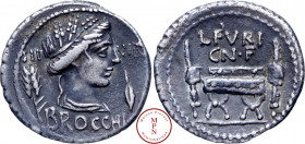 Furia, L. Furius Brocchus, Denier, 63 avant J.-C., Rome, Av. BROCCHI / III / VIR, Buste de Cérès couronné d'épis et voilé à droite, entre un épi de bl...